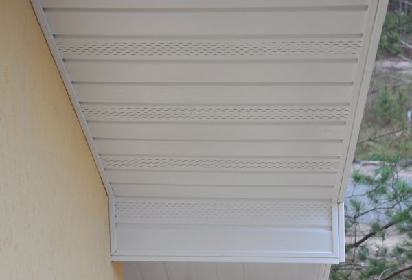 Soffit Dirt Removal in Arroyo Grande
